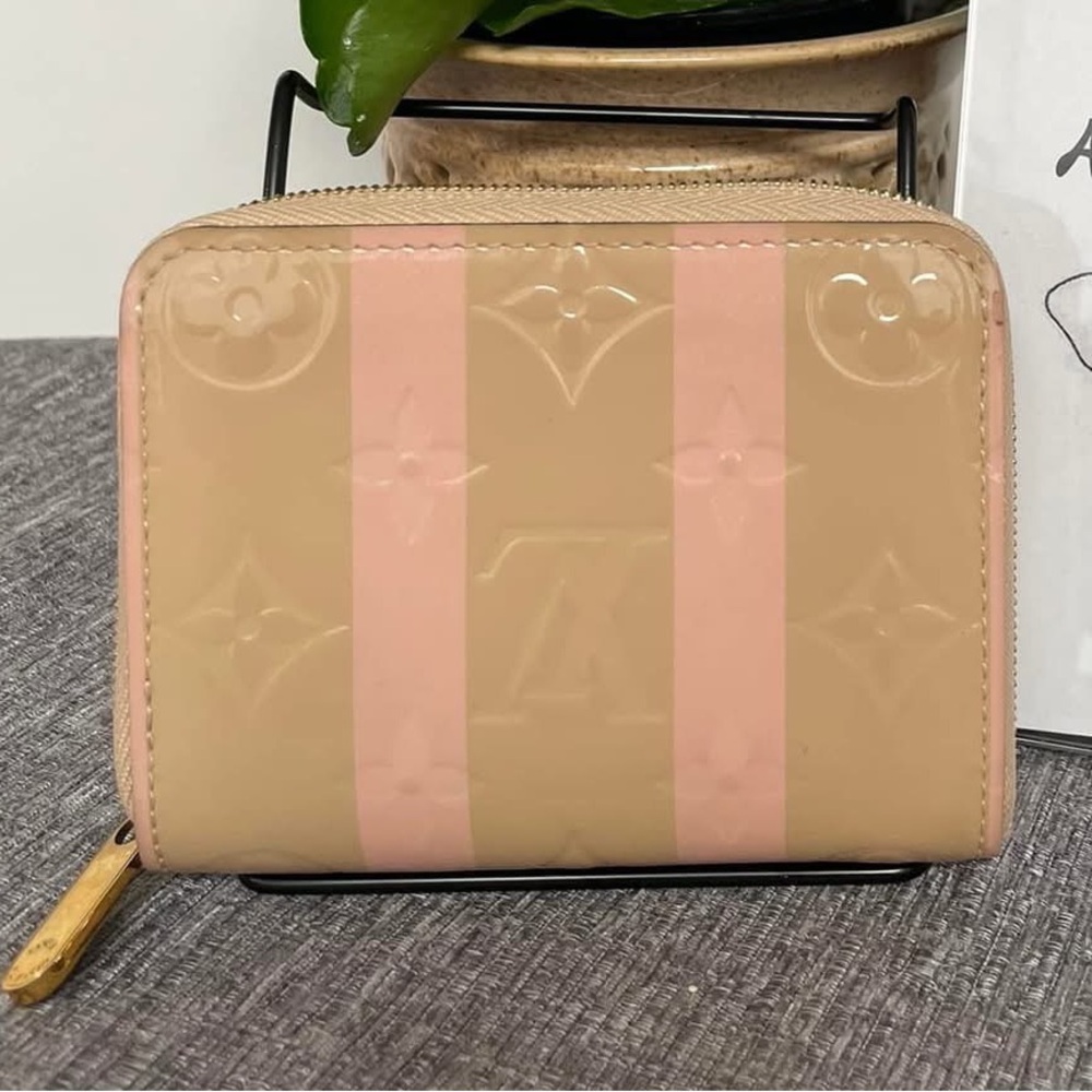 Louis Vuitton Zippy coin purse wallet in a striped Pink Rayures